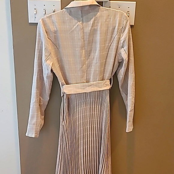 Kara and Kate Dress - Picture 4 of 4